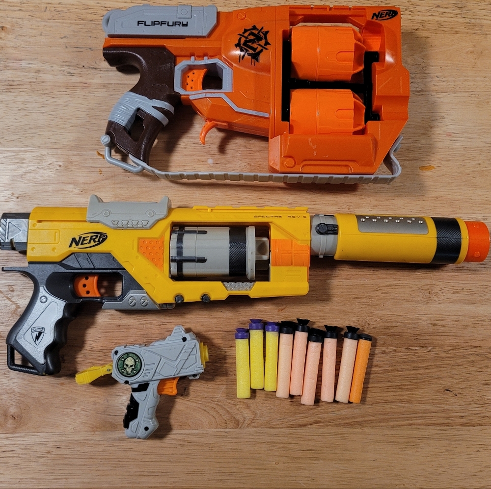 Nerf. Lot of 4 guns with nerf darts. FlipFury. Rev-5. TWO Mini dart.